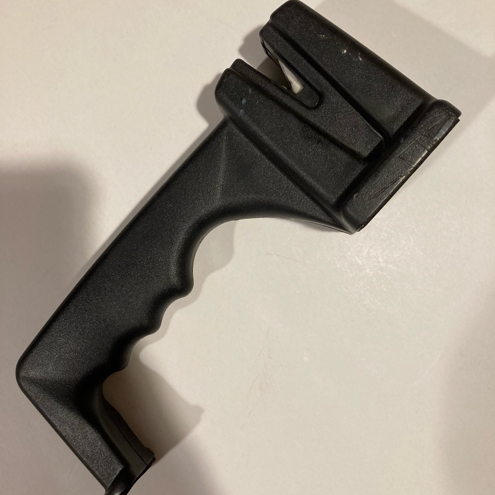 Knife sharpener